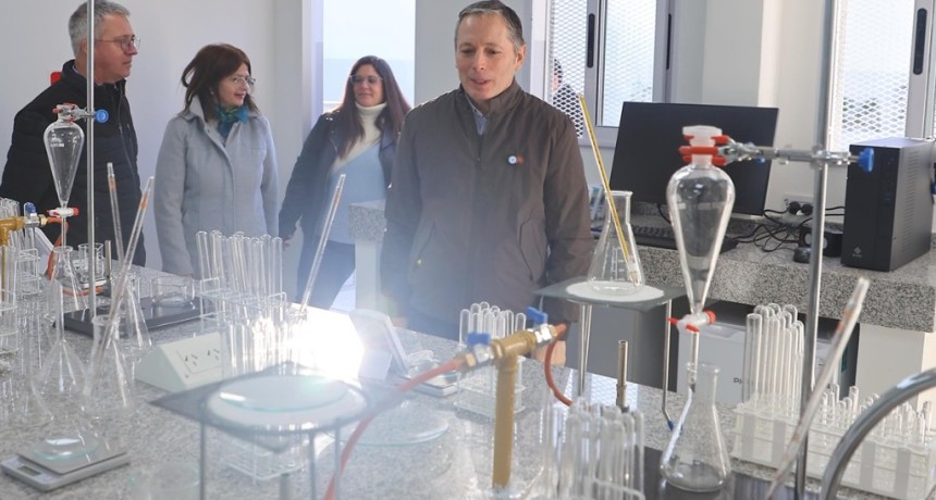 Gray inaugur&oacute; obras en una escuela de Monte Grande y destac&oacute; la inversi&oacute;n municipal en educaci&oacute;n