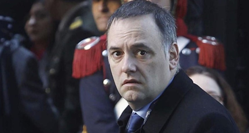 La Justicia puso la lupa sobre las cuentas de Adorni y qued&oacute; al borde de una indagatoria