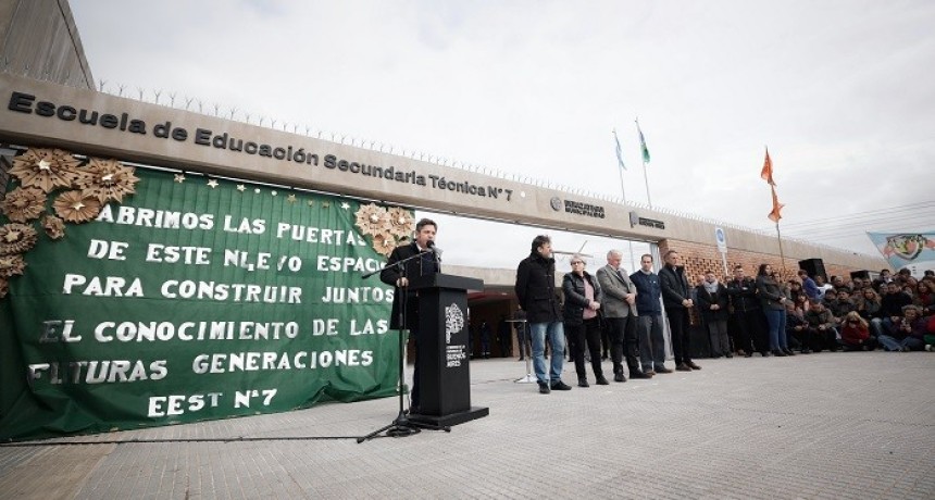 Kicillof inaugur&oacute; una escuela t&eacute;cnica en Hudson y lanz&oacute; nuevas obras para educaci&oacute;n y seguridad vial
