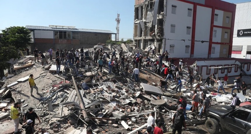 Terremoto en Colombia: sube a 240 la cifra de muertos y crece la preocupaci&oacute;n por la actividad de un volc&aacute;n