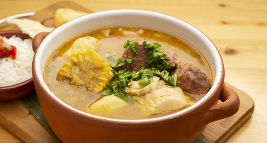 Sancocho: la sopa latinoamericana que re&uacute;ne carne, verduras e historia en una sola olla