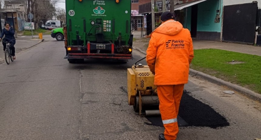 Monte Grande suma nuevas obras de bacheo para mejorar calles y reforzar la seguridad vial