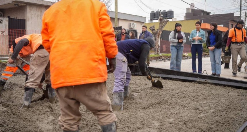 Quilmes avanza con 17 nuevas cuadras de asfalto y apunta a completar 147 en Villa La Florida