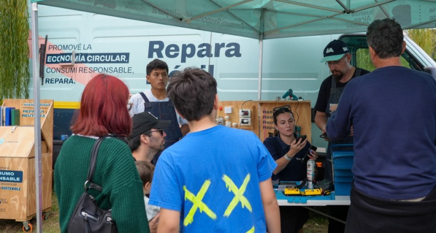 El Repara M&oacute;vil contin&uacute;a recorriendo las plazas de la Ciudad