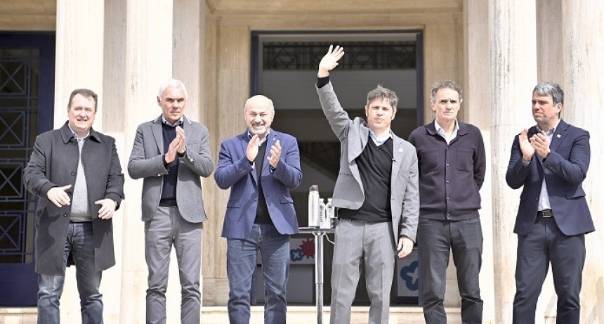 ABSA deja de tercerizar: Kicillof inaugur&oacute; su primera planta embotelladora de agua