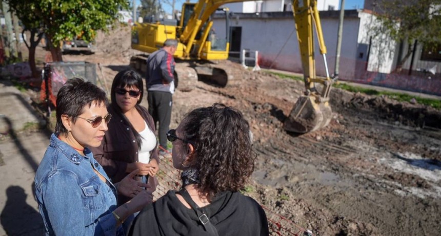 Villa Alcira suma 10 cuadras de asfalto y completar&aacute; todas sus calles pavimentadas