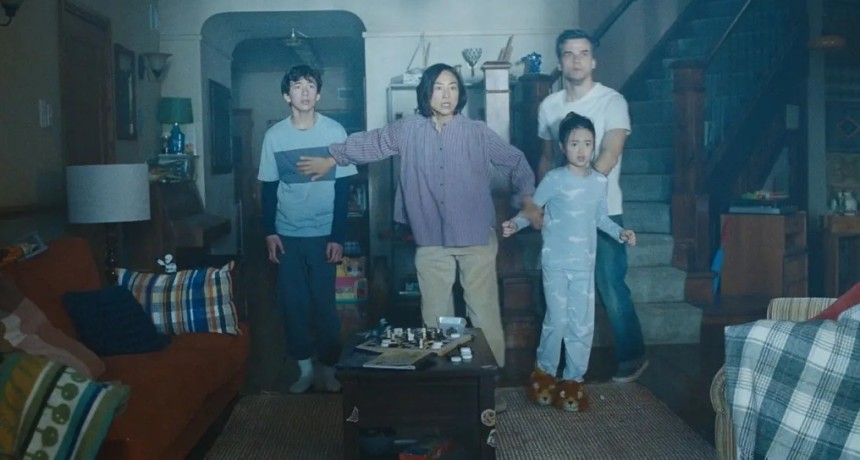 Quedaron atrapados en su propia casa y algo afuera no los deja escapar: la pel&iacute;cula de ciencia ficci&oacute;n que sorprende
