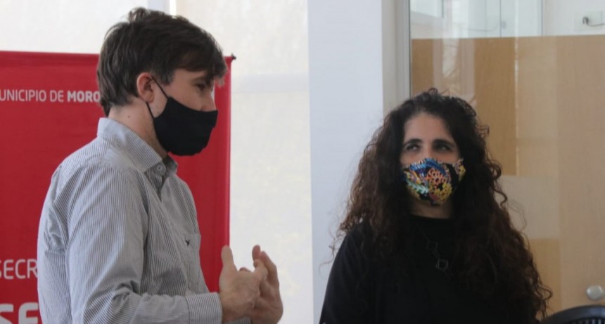 Ghi visitó al equipo de teleseguimiento a geriátricos en Morón