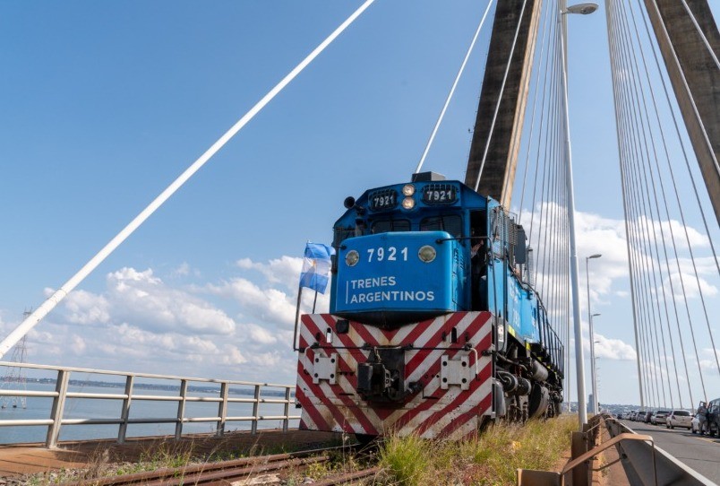 El tren de cargas volvió a cruzar a Paraguay después de 7 años