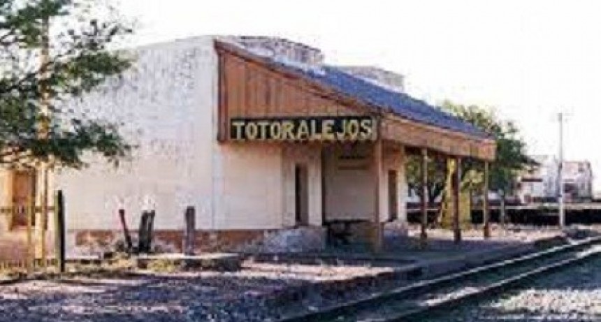 Totoralejos un fantasma ferroviario en las Salinas Grandes