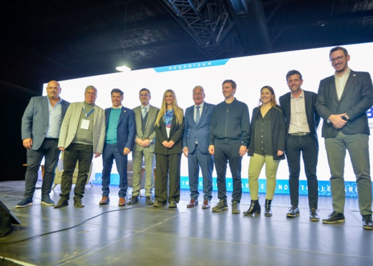 Axel Kicillof: “Vamos a seguir trabajando para transformar la matriz productiva de la provincia”