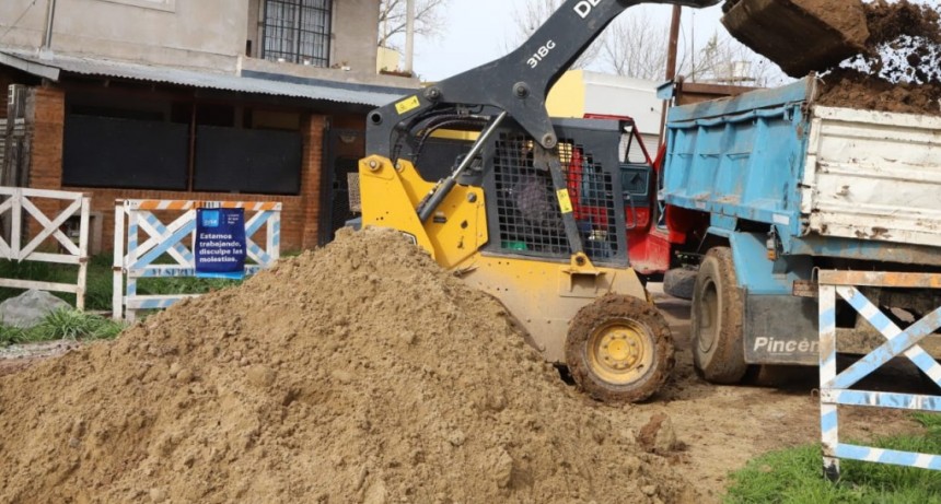 Monte Grande Sur: el Municipio de Esteban Echeverría avanza en la construcción de la nueva red cloacal.
