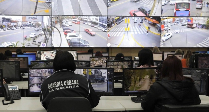 Espinoza inauguró el nuevo Centro de Operaciones y monitoreo de La Matanza