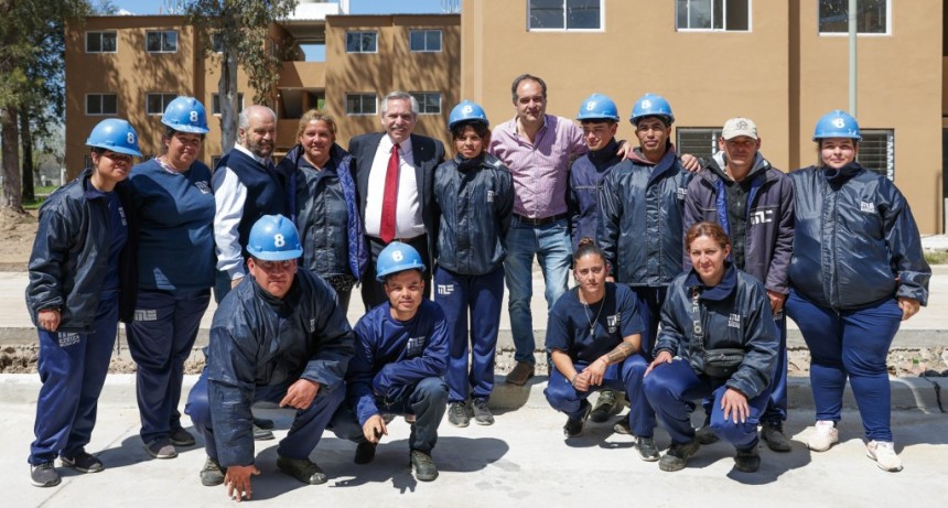 Ezeiza: Fernández ,Maggiotti y Granados recorrieron 252 viviendas que se construyen con fondos nacionales