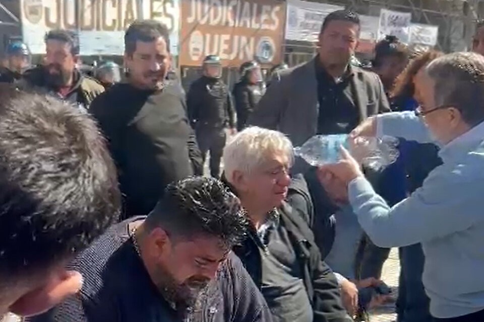 Reprimen a trabajadores judiciales durante protesta frente al Palacio de Tribunales