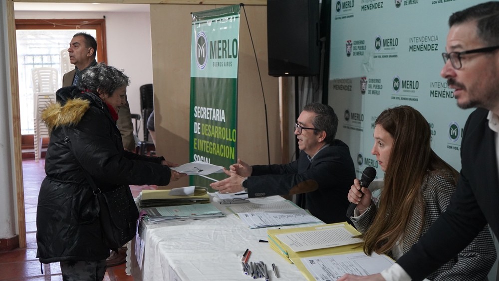 Más de 140 familias de Merlo firmaron sus títulos de propiedad a través del programa “Mi escritura, mi casa”