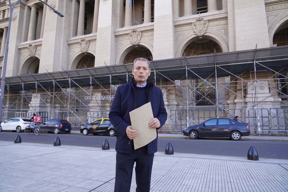 Fernando Gray presentó un amparo contra la eliminación del subsidio al Boleto Integrado de la Red SUBE