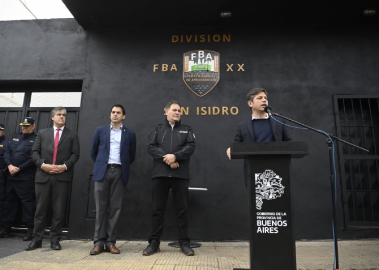 Kicillof inauguró nueva base de la Fuerza Barrial de Aproximación en San Isidro y entregó 16 patrulleros