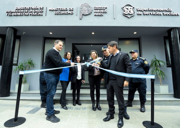 Kicillof inauguró un nuevo edificio para la salud mental y bienestar del personal policial en La Plata