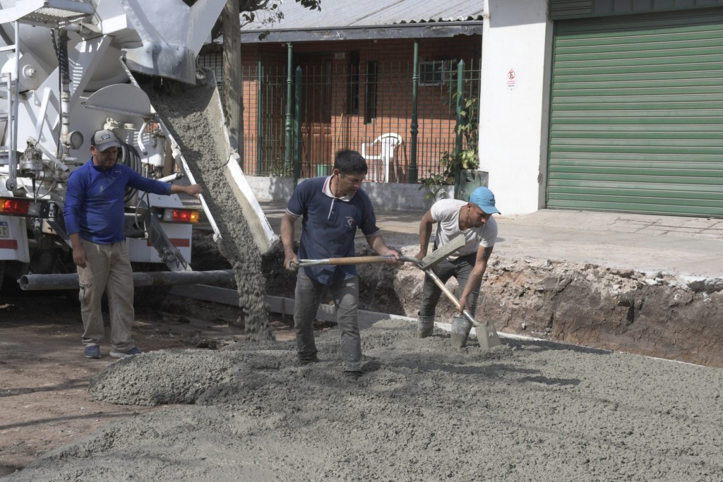 Merlo avanza con nuevas obras de pavimentación en la calle Pompeya