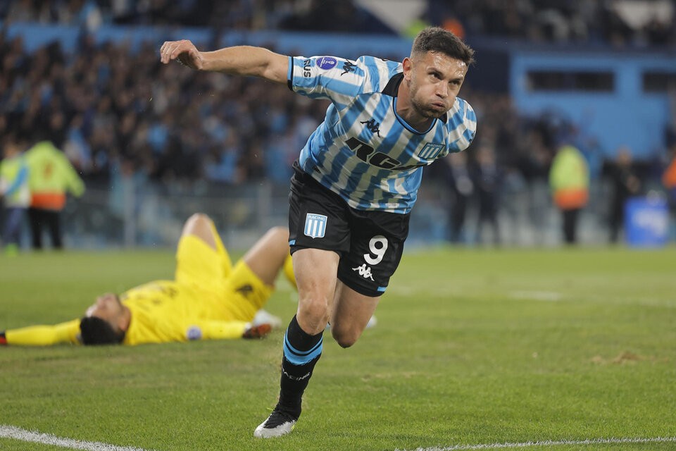 Racing arrolla a Athletico Paranaense y avanza a semifinales de la Copa Sudamericana