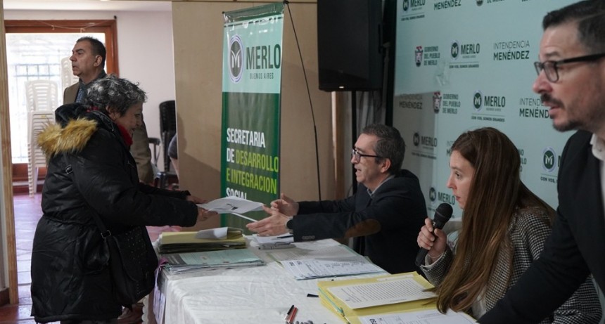 Más de 140 familias de Merlo firmaron sus títulos de propiedad a través del programa “Mi escritura, mi casa”