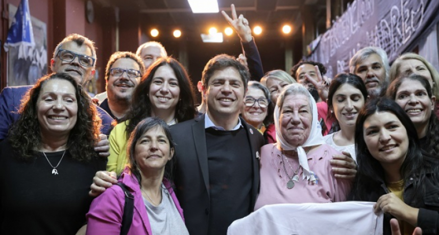 Kicillof defendió la autonomía de la Universidad de las Madres en una clase pública