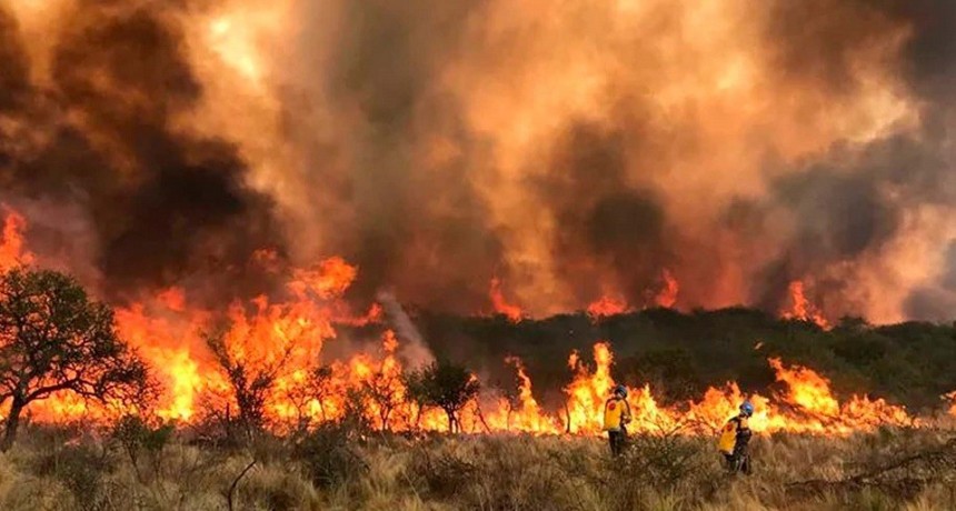 Córdoba sigue en emergencia por incendios: más de 10.000 hectáreas arrasadas y dos detenidos