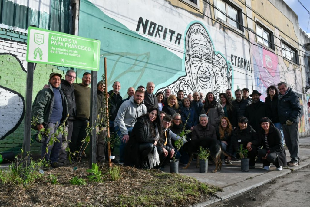 Morón se suma a la forestación de la “Autopista Papa Francisco” para mitigar el cambio climático