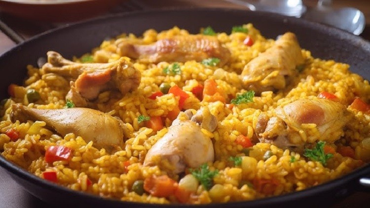Arroz con pollo: el plato que une tradición y sabor en una sola olla