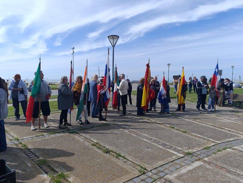 Miramar celebró el Día del Inmigrante con bailes y homenajes en la plazoleta central