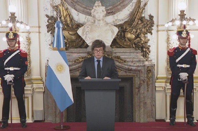 Milei anunció que seguirá con el ajuste y repitió la frase de Macri y de la Rúa: “lo peor ya pasó”