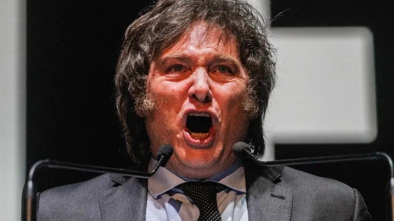 El ajuste avanza sobre los niños: Milei propone congelar la AUH y recortar programas clave en el Presupuesto 2026