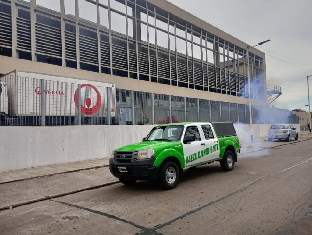 Esteban Echeverría refuerza la fumigación para prevenir el dengue en los barrios