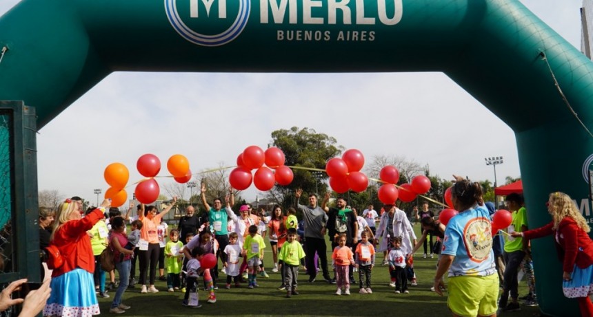 Gran convocatoria en Merlo a la carrera solidaria por la salud