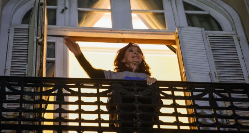 Cristina Kirchner lanzó duras críticas a Milei: “¡La vas a chocar mal!”