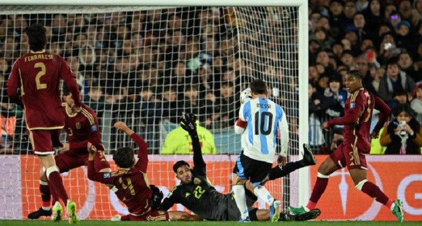 Messi se despidió de la Selección Argentina por eliminatorias con un doblete y goleada a Venezuela