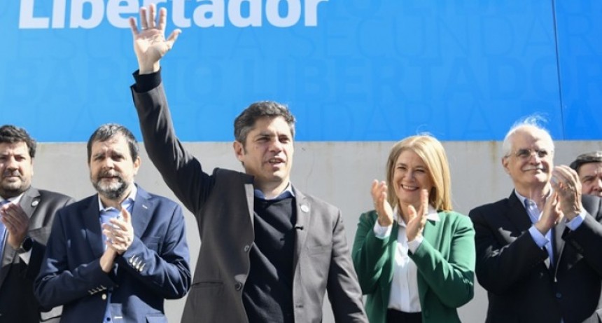Kicillof inauguró una nueva secundaria en San Martín y apuntó contra el ajuste educativo de Nación
