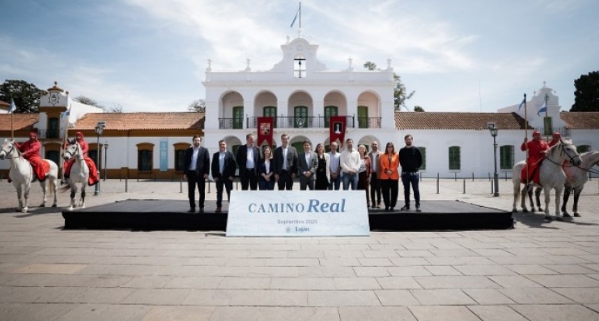 Kicillof lanzó el programa turístico Camino Real y entregó equipamiento de salud en Luján