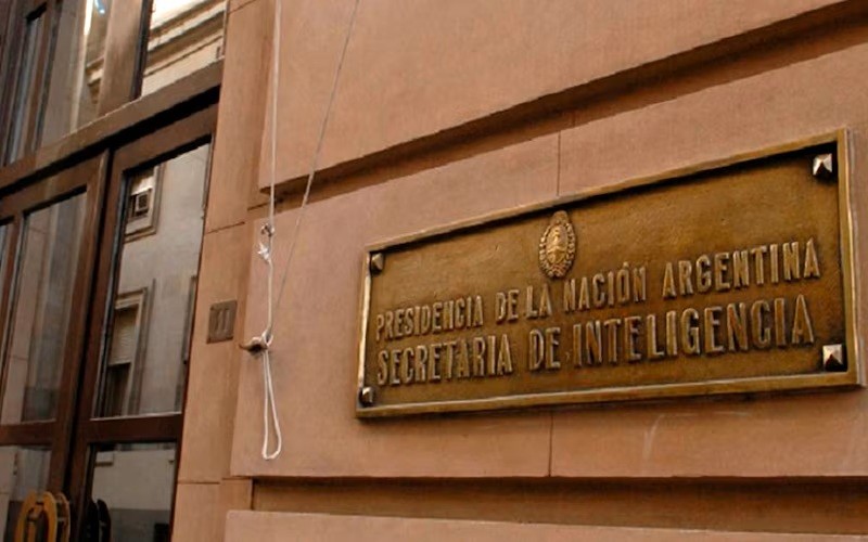 Para los jubilados no hay plata, pero la SIDE recibe otros $30 mil millones