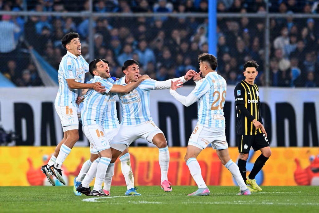 Racing volvi&oacute; a perder sobre el final y la crisis ya es preocupante