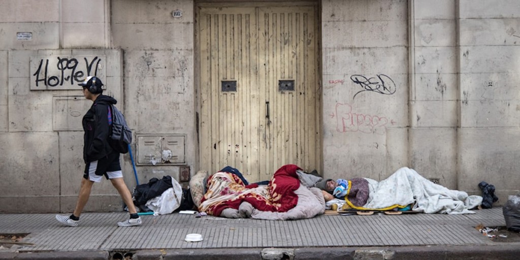 Pobreza en aumento: el Gobierno de Milei prepara un relato para minimizar el deterioro social