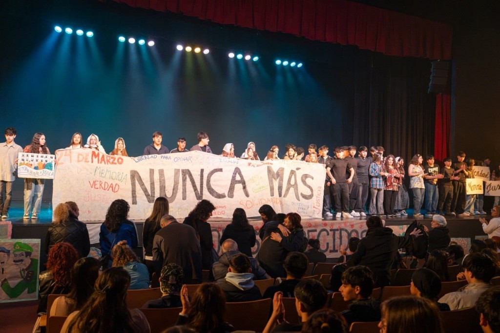 Quilmes homenaje&oacute; a las v&iacute;ctimas de La Noche de los L&aacute;pices con una jornada que reuni&oacute; a 1.200 j&oacute;venes
