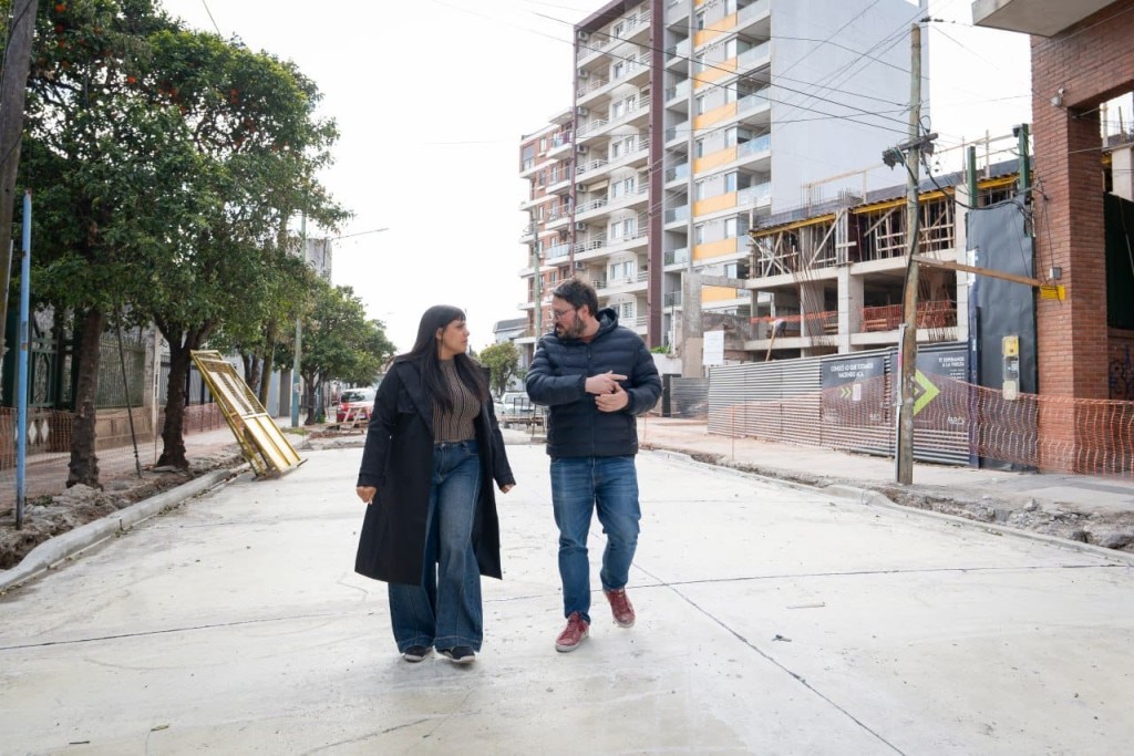 Bernal: avanzan las obras de repavimentaci&oacute;n de la calle 25 de Mayo con fondos municipales
