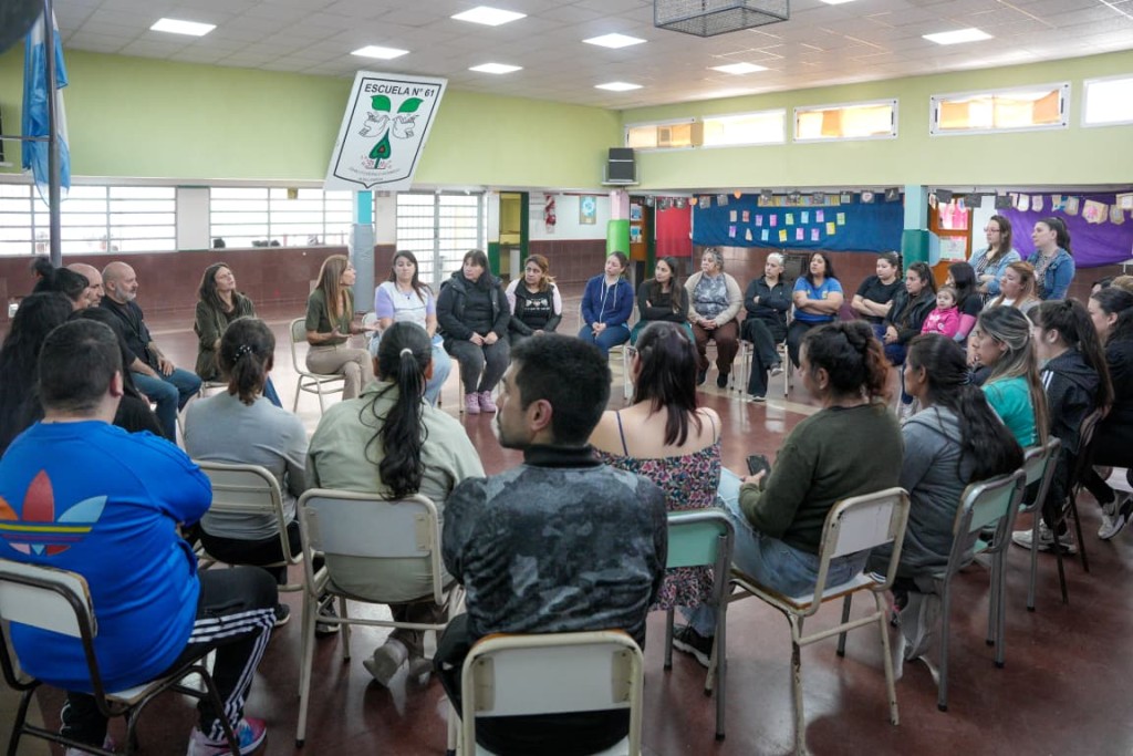 Magdalena Sierra entreg&oacute; subsidios a dos escuelas de Wilde y destac&oacute; el rol de la educaci&oacute;n p&uacute;blica