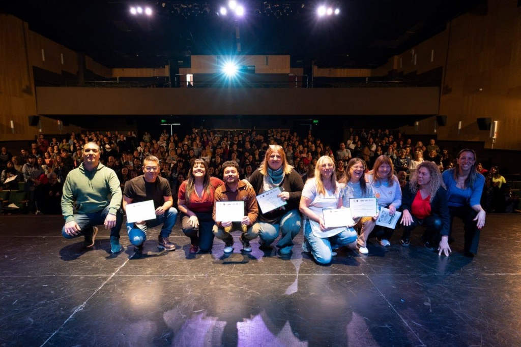 Quilmes Coopera: el Municipio entreg&oacute; subsidios a 156 escuelas para mejorar sus proyectos educativos