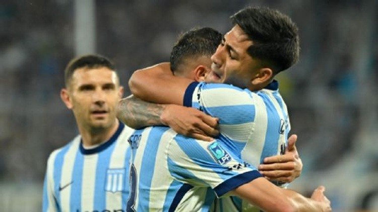 Racing volvi&oacute; al triunfo con golazos y venci&oacute; 3-1 a Sarmiento en Avellaneda