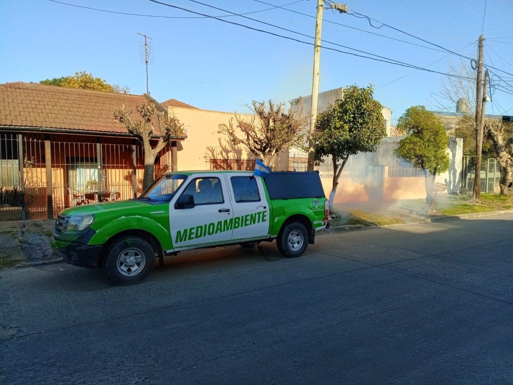 Esteban Echeverr&iacute;a refuerza los operativos de fumigaci&oacute;n contra el mosquito del dengue