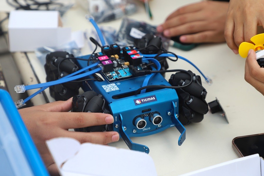 Estudiantes de La Matanza ganaron la final regional de rob&oacute;tica y competir&aacute;n en Mar del Plata