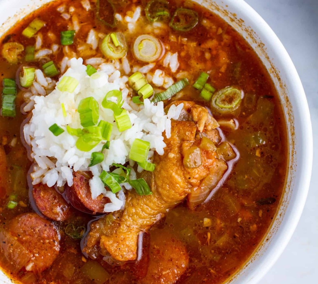 Gumbo: la sopa-guiso de Luisiana que mezcla historia, especias y sabor profundo